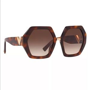 🆕 Valentino Sunglasses